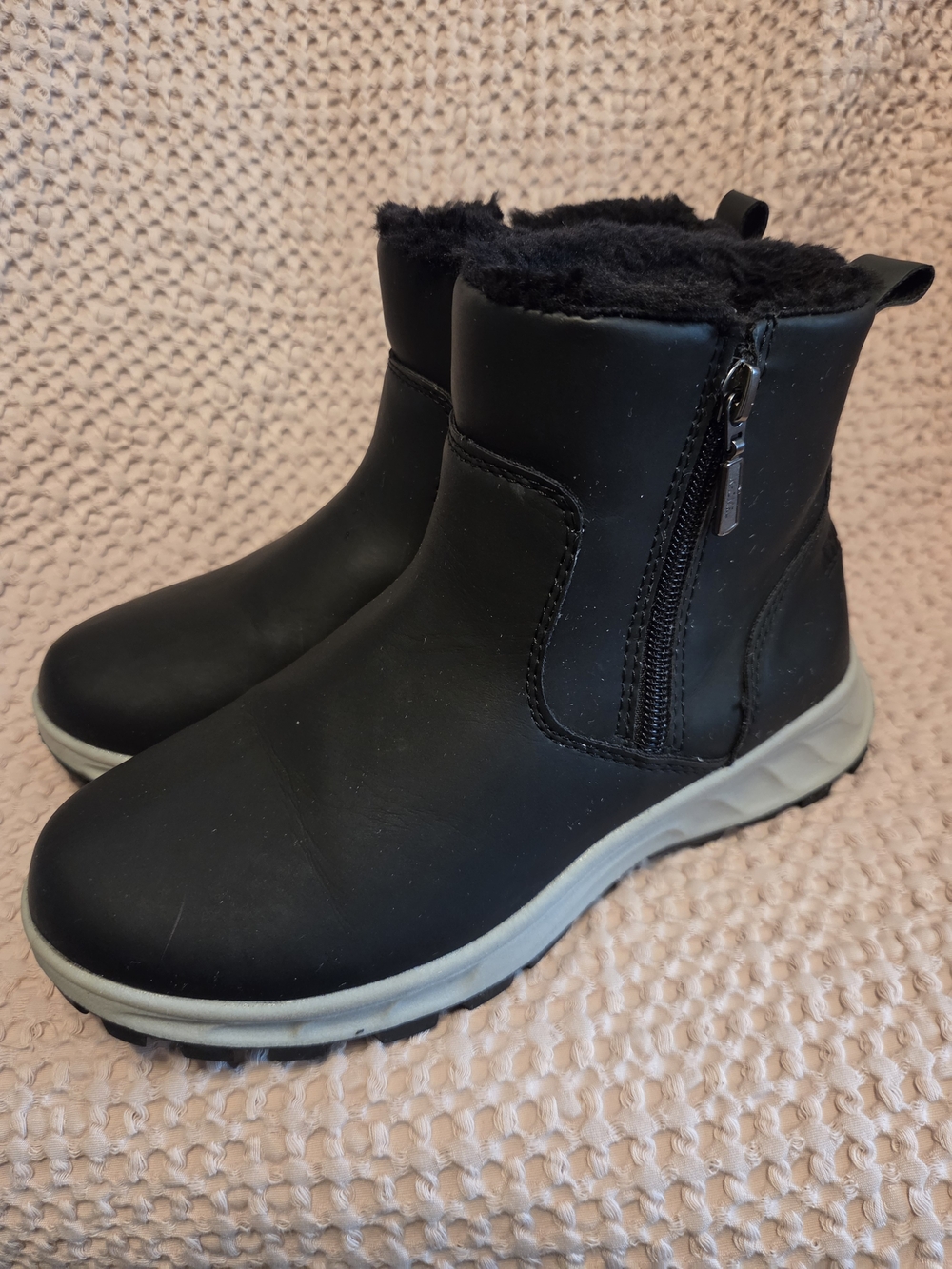 Khombu Sienna women's snow boots Size 6 - Picture 2 of 7
